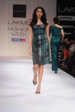 Model walk the ramp for Rajat Tangri show at Lakme Fashion Week 2012 Day 5 in Grand Hyatt on 7th Aug 2012 (33).JPG